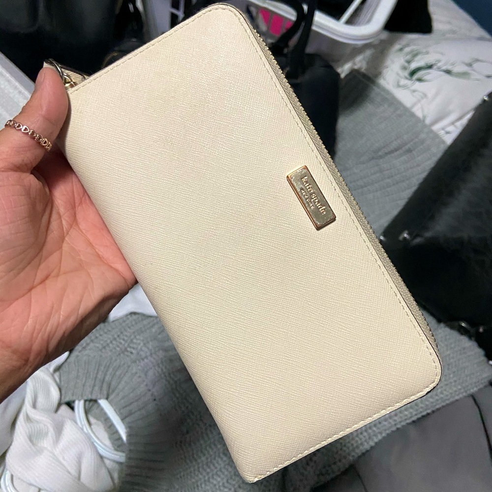 Beautiful AUTHENTIC Kate Spade Wallet